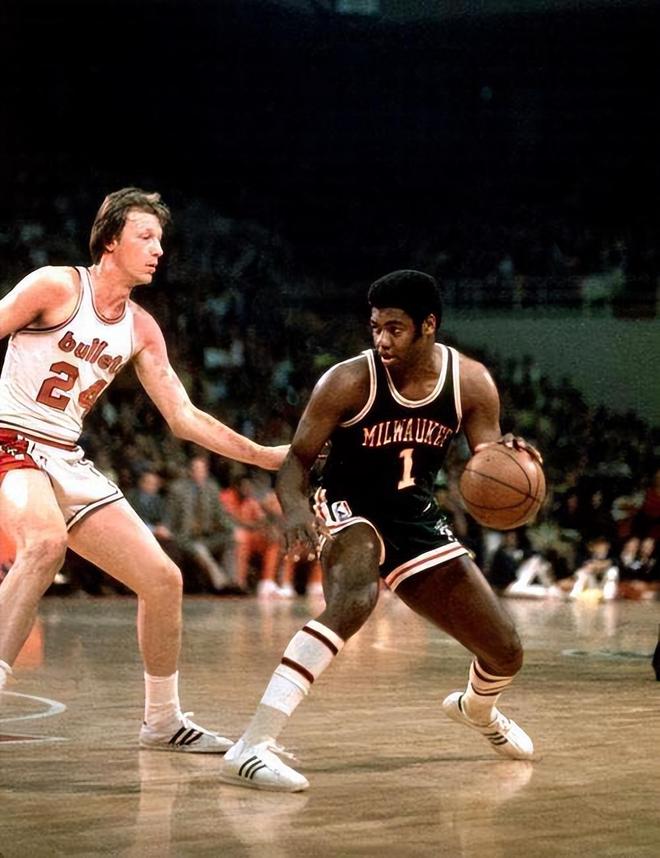 这使他稳稳 这使他稳稳