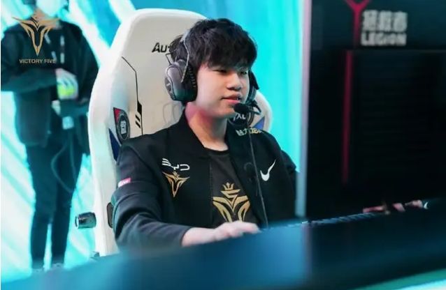 姆联的对决 姆联的对决